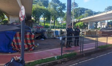 Guarda prende homem suspeito de fazer 'gato' para levar energia a barracas na Philadelpho
