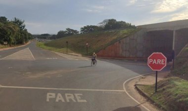 Ciclista grávida de sete meses perde bebê após ser atropelada por micro-ônibus em General Salgado