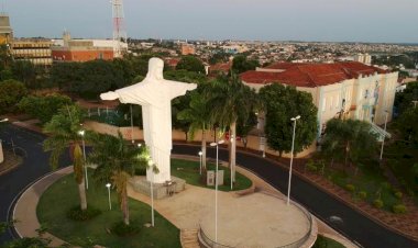Estado lança guia, mas 'esquece' Cristos espalhados pela região de Rio Preto