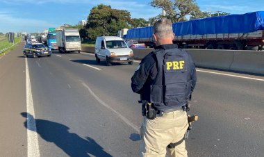 Caminhoneiro é flagrado transportando mil queijos com documentos falsos em Rio Preto