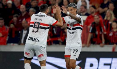 São Paulo vence Athletico-PR em noite de golaços, goleiro expulso e entra no G-4