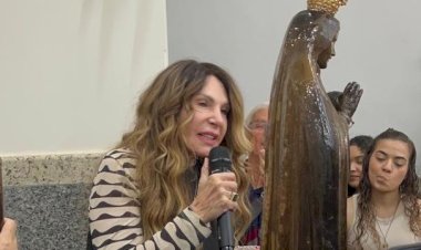 Elba Ramalho vai a Mirassol ver imagem de santa que verte mel