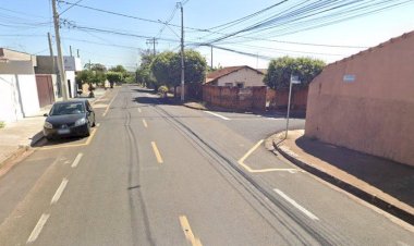 Homem morre após bater carro contra árvore no Maria Lúcia, em Rio Preto