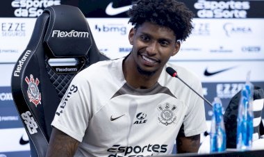 Goleiro Hugo Souza chora por 'chance da vida'