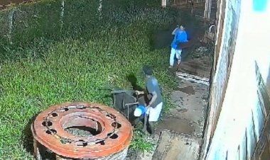 Bandidos furtam móveis de empresa e causam prejuízo de R$ 30 mil em Rio Preto
