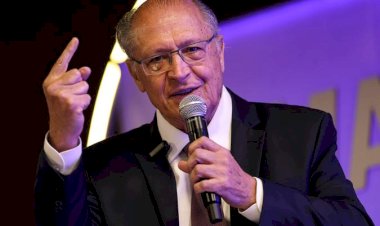 Governo vai trabalhar para reduzir alíquota de 10% dos Estados Unidos sobre o Brasil, diz Alckmin