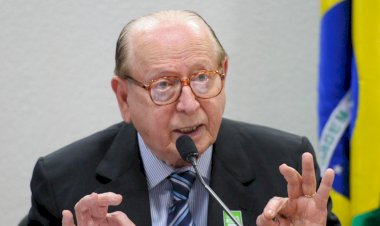 Evanildo Bechara, gramático e membro da ABL, morre aos 97 anos