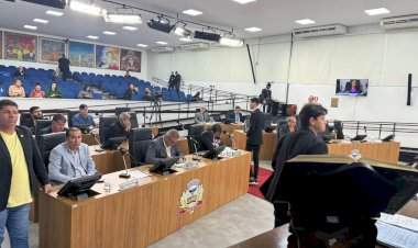Em sessão com 'voto fantasma' anulado, Câmara rejeita 1% para a Cultura e novos conselhos tutelares