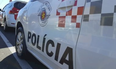 Motorista é detido após bater em carro de PM e fugir em Rio Preto