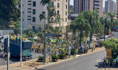 Deputados pedem anistia a Bolsonaro em manifestação em Rio Preto