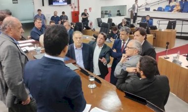 Após impasse, Câmara adia votação de projeto que blinda convocação de secretários