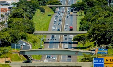 Duas pessoas morrem após colisão de dois veículos na BR-153 em José Bonifácio