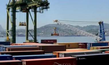 Balança comercial tem leve queda em 2025 em relação a 2024