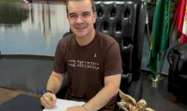 Prefeito interino, Luciano Julião sanciona lei que permite indicar aplicação de recursos para fundos municipais em Rio Preto