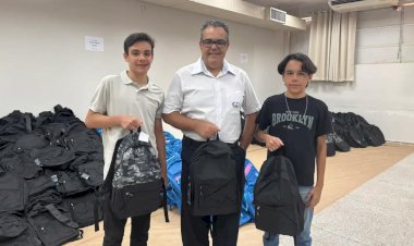 Funfarme distribui kits escolares para colaboradores