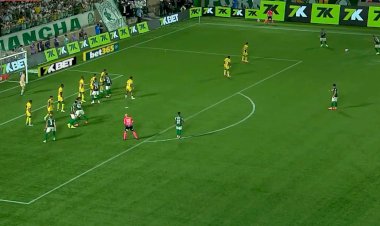 Leão atribui tropeço à 'bola parada' do Verdão