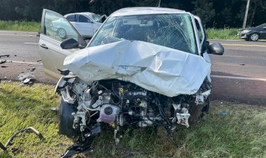 Mulher morre em colisão frontal entre veículos em Olímpia