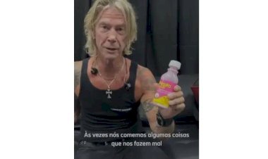 Baixista do Guns brinca com ar-condicionado, comida e nome de Rio Preto antes de show