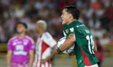 Palmeiras sofre com campo ruim e fica só no empate com Junior Barranquilla
