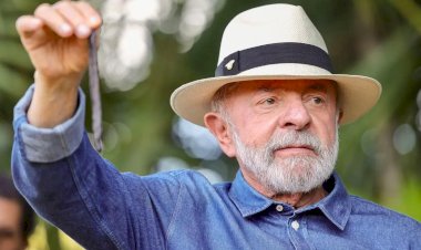 Lula vai a São Paulo para tirar excesso de pele na cabeça e tratar tendinite