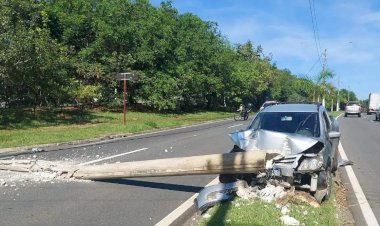 Região de Rio Preto registra 60 acidentes de trânsito com postes e rede elétrica
