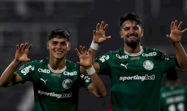 Flaco López e Sosa brilham, Palmeiras bate Sporting Cristal e assume liderança na Libertadores