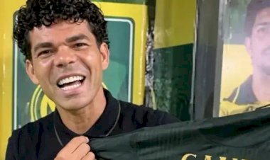 Meia Camilo anuncia aposentadoria e é homenageado no Maião