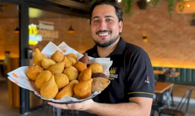 Criada na pandemia com R$ 200, marca de coxinhas vende três mil unidades por dia e prepara nova loja