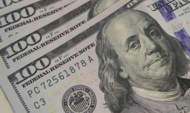 Dólar cai a R$ 5,08 e atinge menor valor em um mês