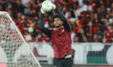 Corinthians reage no 2º tempo, mas Bruno Henrique brilha e dá vitória ao Flamengo