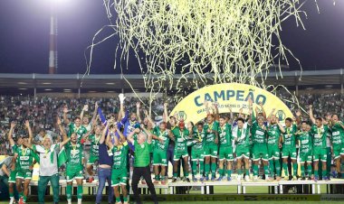 Mirassol 'entrega' faixa de campeão da Série D ao Uberlândia em amistoso