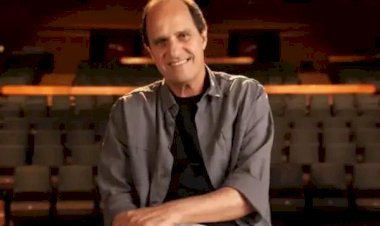 JC Serroni volta a Rio Preto para falar sobre cenografia e trajetória no teatro