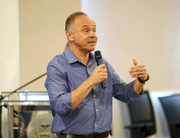 Coronel diz que vai fazer compras emergenciais para repor material destruído no incêndio