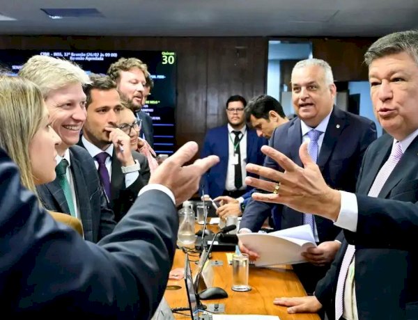 CPMI do INSS aprova quebra de sigilo de Lulinha e convoca André Moura