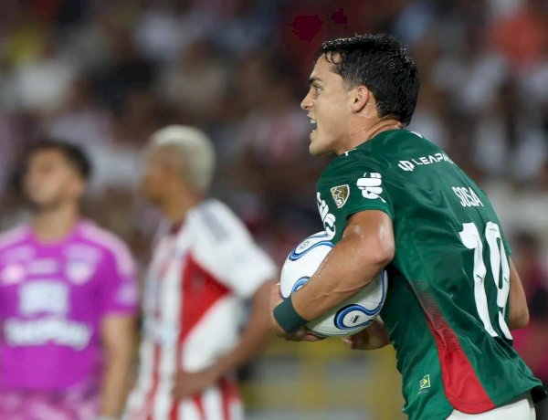 Palmeiras sofre com campo ruim e fica só no empate com Junior Barranquilla