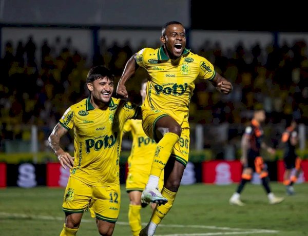 Leão devora o Timão