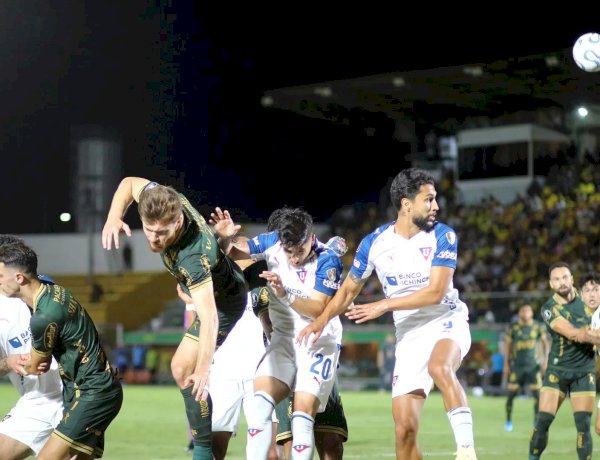 Mirassol domina, vence a LDU e assume a liderança na Libertadores