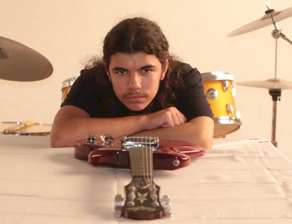 Miguel Montenegro lança seu primeiro clipe