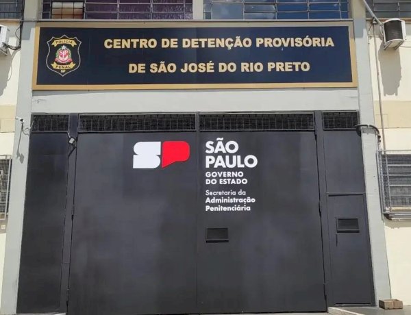 Mulher é presa após pedir para entrar com droga no CDP de Rio Preto em troca de dinheiro