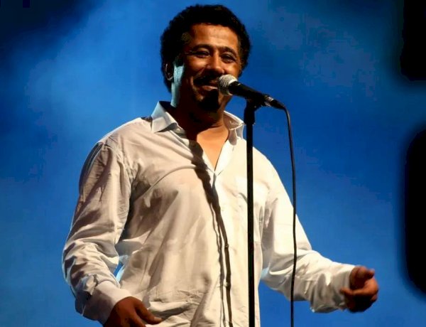 Programa Música do Mundo celebra carreira artística do argelino Khaled