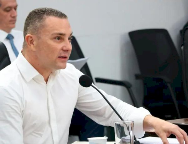 Fora do governo, Bottas vira alvo de ação de improbidade administrativa