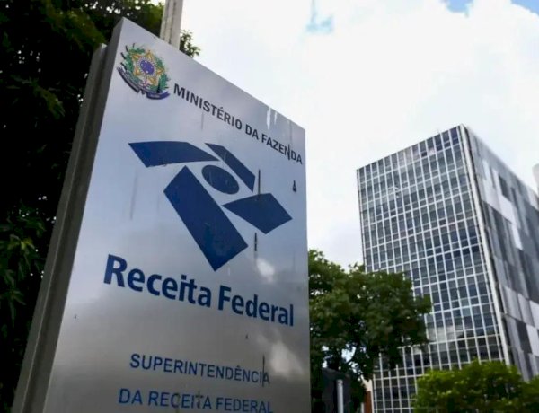 Receita paga nesta terça maior lote de restituição do IR da história
