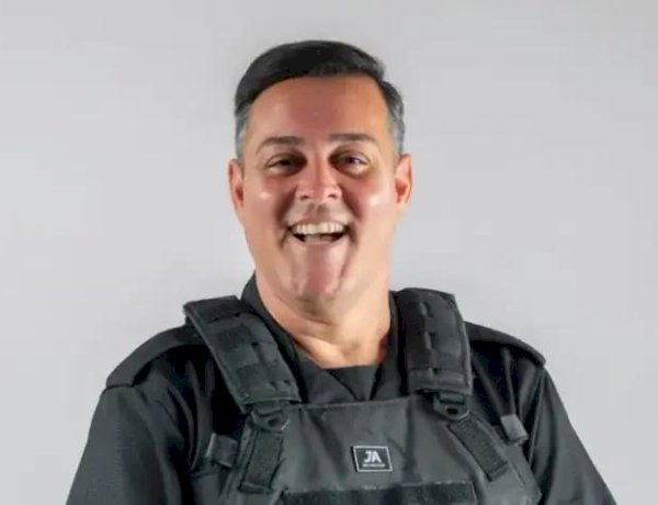 'Vigilante Vini' leva comédia ao Plaza Shopping