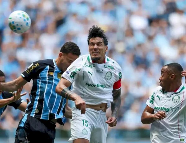 Palmeiras amassa Grêmio, mas para em 'milagres' de Weverton