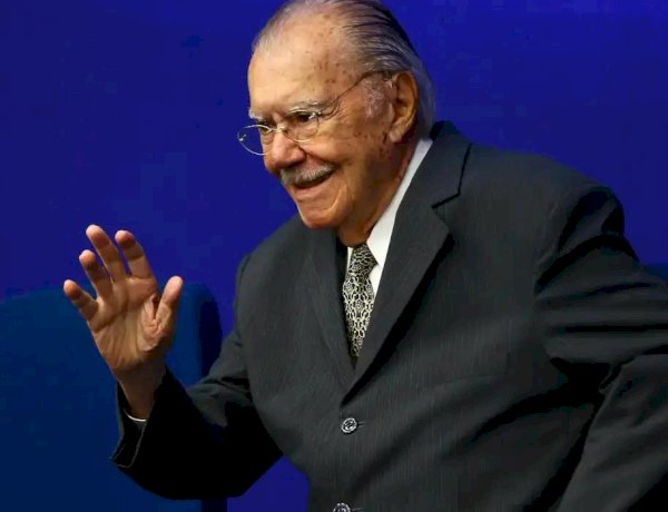 Sarney é internado no Sírio-Libanês para tratar pneumonia