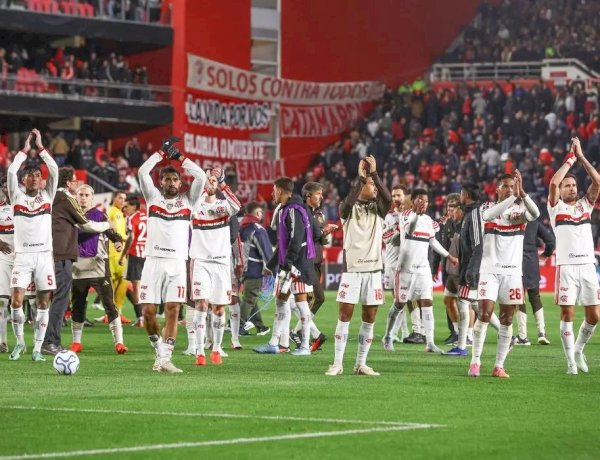 Sem chutar a gol na Argentina, Flamengo sobrevive na Libertadores
