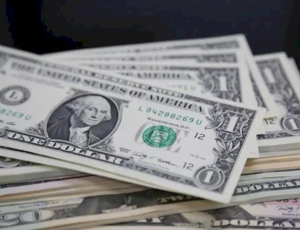 Bolsa brasileira aciona circuit breaker pela primeira vez desde a pandemia e dólar sobe 12%