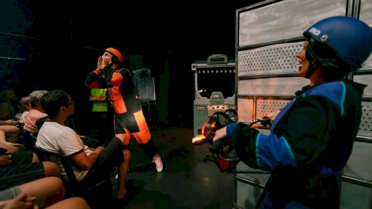 Cia Nós Mesmos que Somos a Gente estreia ‘Fabuloso Laboratório’ em Rio Preto