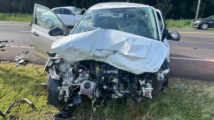 Mulher morre em colisão frontal entre veículos em Olímpia