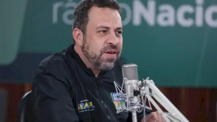 Acabar com a escala 6x1 é prioridade do governo, afirma Boulos